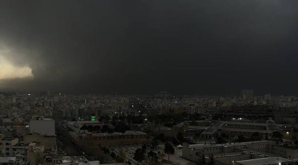 Avertisment OMS: Fenomen de „ploaie neagră” în Iran după atacurile asupra rafinăriilor