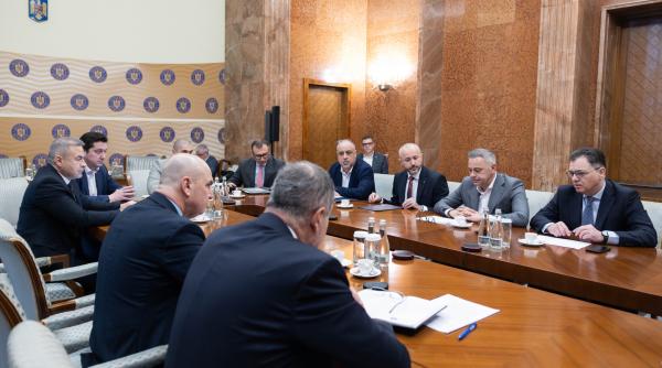 Guvernul pregătește schimbări legislative pentru extinderea rapidă a rețelei de transport a energiei electrice