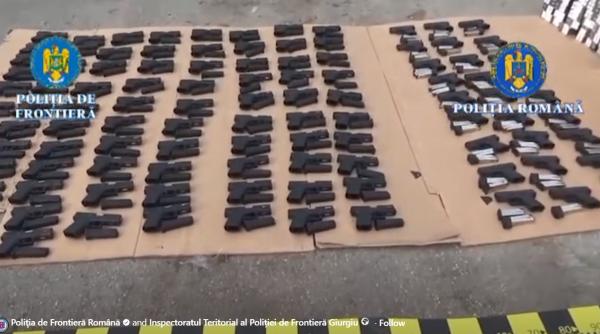 Un adevărat arsenal, descoperit de inspectorii vamali şi poliţiştii de frontieră la Calafat