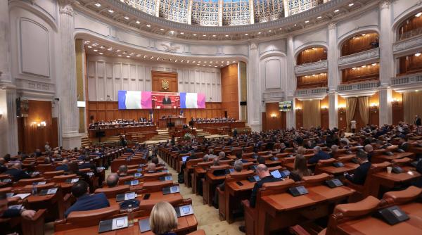 Bugetul, blocat după respingerea pachetului de solidaritate. PNL - apel la "responsabilitate", PSD anunţă că merge "până la capăt"