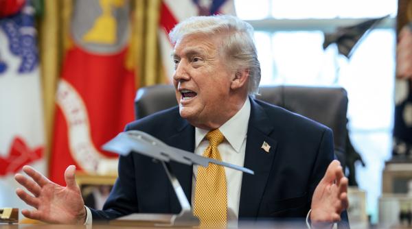 Bloomberg: Trump cere dezescaladarea, în timp ce petrolul depășește 116 dolari