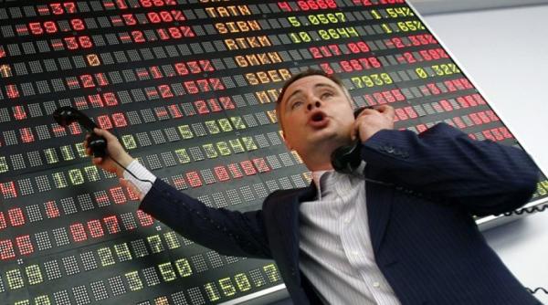 Declarațiile lui Trump lovesc puternic bursa de pe Wall Street. Petrolul urcă abupt