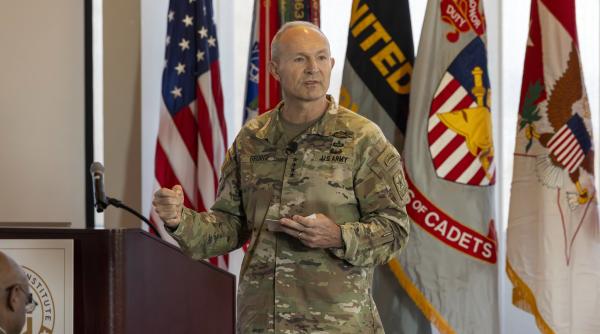 Cutremur la Pentagon: șeful Armatei SUA, demis în plin război