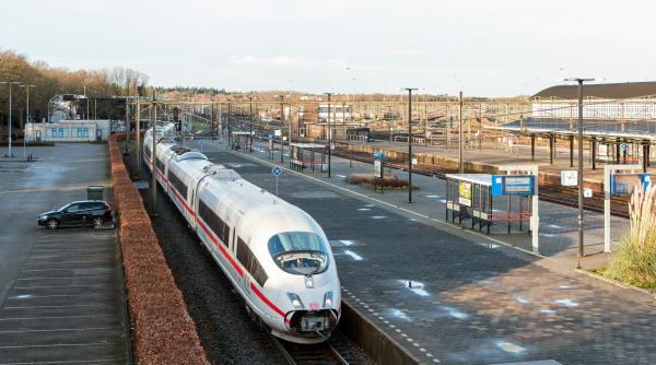 Berlinul ieftinește biletele de tren în plină criză a carburanților