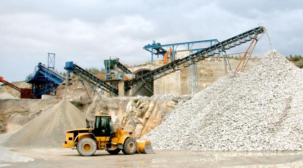 Guvernul înăsprește legislația pentru exploatarea agregatelor minerale din albiile râurilor