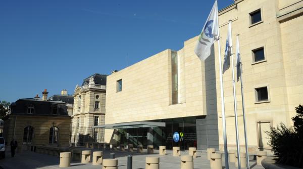 Lumea săracă rămâne fără bani: ajutorul internațional se prăbușește dramatic