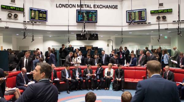 Cuprul atinge maximul ultimei luni pe London Metal Exchange