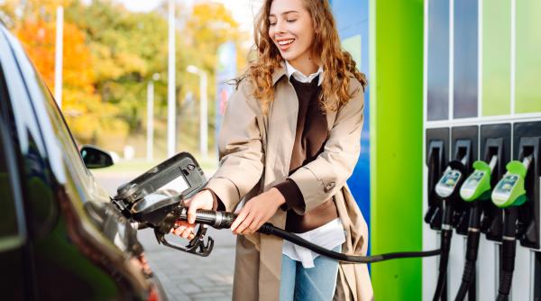 Carburanții se ieftinesc brusc: cât au scăzut în doar 3 zile