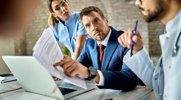 Statul intră în joc: OUG pentru preluarea datoriilor firmelor