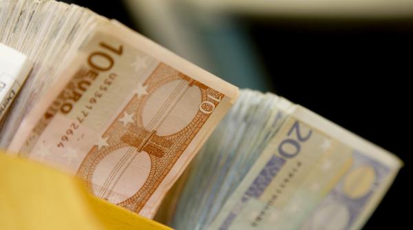 Banii din PNRR, în aer: România așteaptă verdictul Bruxelles-ului