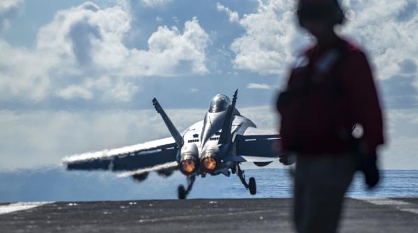 Conducta NATO de combustibil reduce livrările civile de kerosen