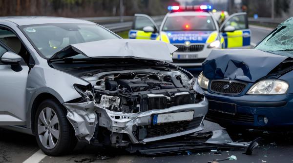 De ce sunt mai multe accidente vara, dar daune mai mari iarna