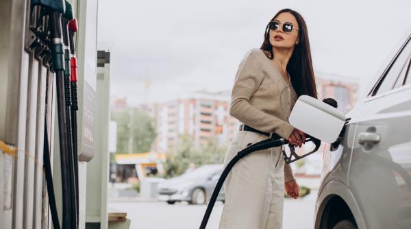 Motorina, din nou aproape de pragul psihologic de 10 lei pe litru. Benzina a depășit 9 lei