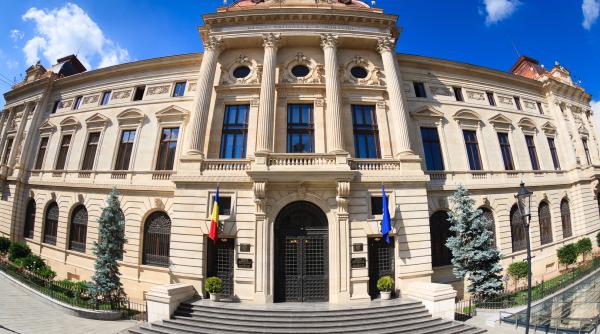 Cine îi dă, de fapt, bani României când statul se împrumută