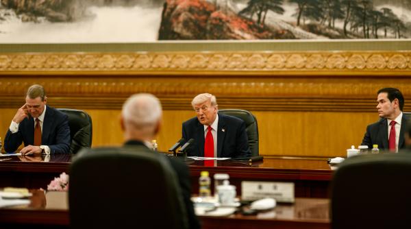 Trump a plecat din China cu mâna goală. Ce urmează pentru pământurile rare