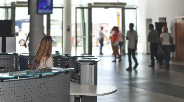 Statul trece în era QR: Cetățenii vor putea evalua serviciile instituţiilor publice în timp real