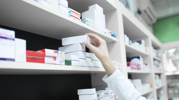Reformă majoră în farmacii. Documentele pe hârtie dispar. Proiect-cheie pentru salvarea finanțării PNRR