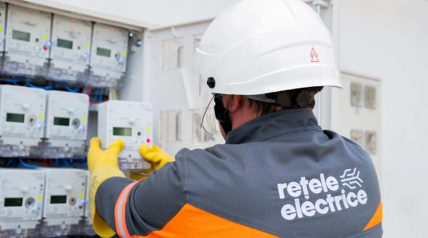 Rețele Electrice România accelerează instalarea contoarelor inteligente