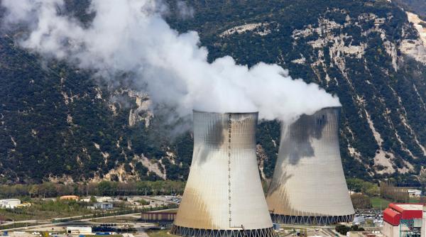 Țara care a interzis centralele nucleare face acum un pas înapoi