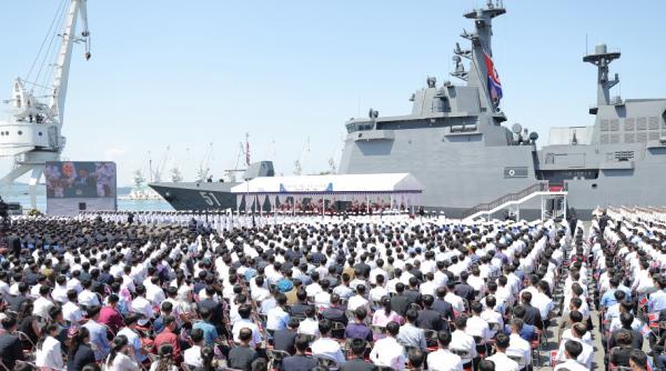 Coreea de Nord a pus în serviciu distrugătorul Choe Hyon, navă de 5.000 de tone cu capacități nucleare