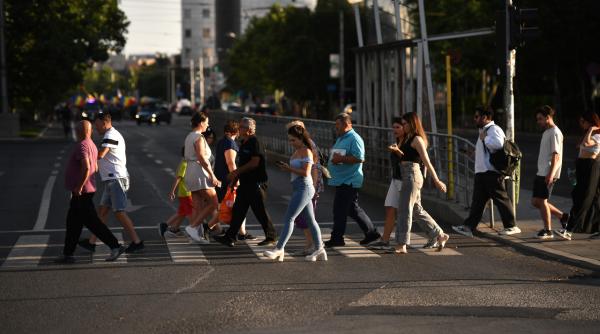 Românii strâng cureaua. Afacerile din servicii se prăbușesc