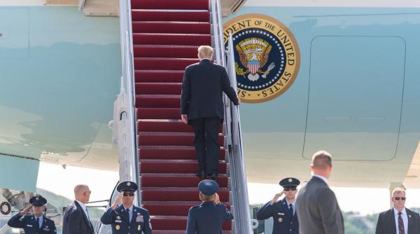 Incident de securitate? Trump a plecat de la Ankara cu un alt avion decât cel cu care a venit