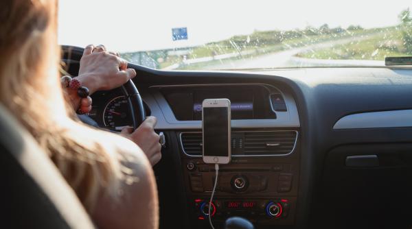 Uber pregătește o mutare uriașă: negocieri avansate pentru preluarea unei mari platforme de livrări