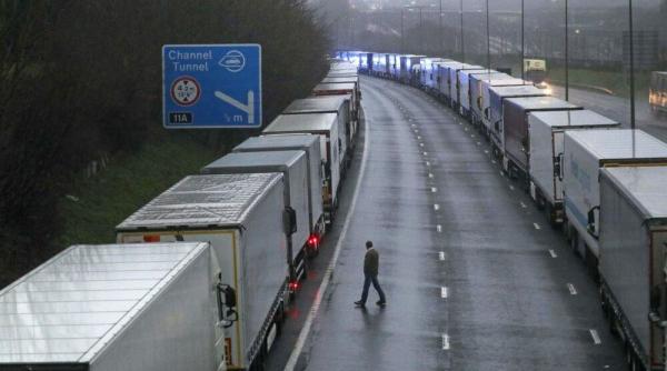 De ce s-a scumpit cu 70 % RCA pentru camioane. Transportatorii cer ASF să publice tarifele
