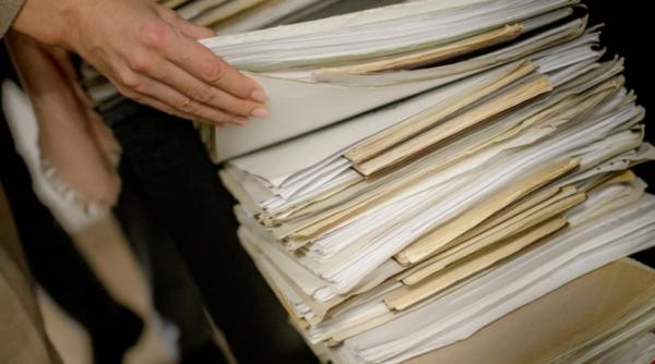Un pensionar de serviciu costă cât șase pensionari obișnuiți. Factura a crescut de 14 ori mai repede