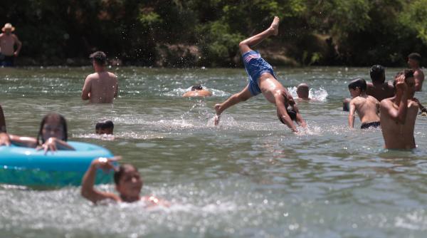 Cod galben de caniculă în șapte județe. Temperaturile urcă la 38 de grade, iar nopțile devin tropicale
