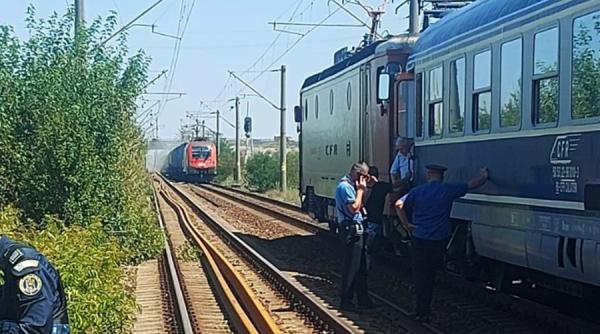 Tren de călători, blocat la Giurgiu Nord după ce o locomotivă de marfă s-a defectat pe traseu