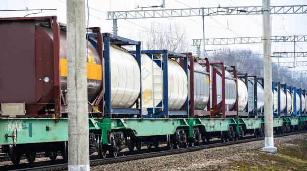 Acciză redusă pentru motorina trenurilor de marfă. Proiectul fiscal rămâne în cursa parlamentară