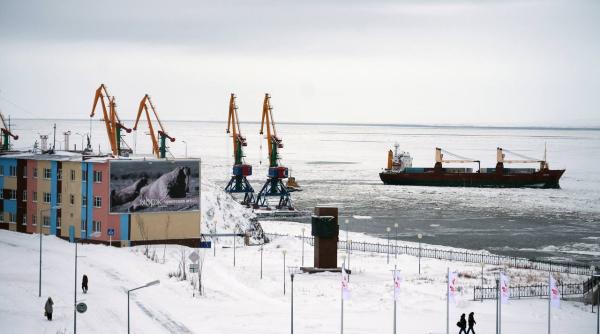 Schimbările climatice deschid o nouă rută comercială între China și Europa. Călătoria poate fi redusă cu 40%