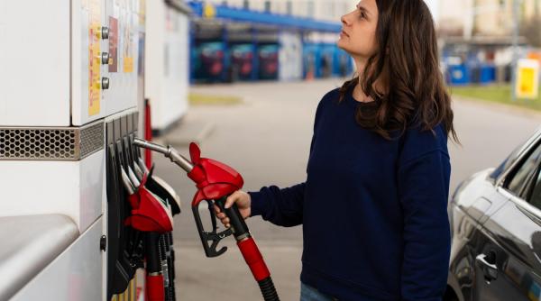 Acciza la motorină scade cu 25% în prima jumătate din septembrie. Reducerea ajunge la 70 de bani pe litru