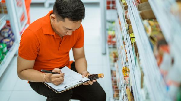 Economia stagnează, dar prețurile continuă să crească. Managerii se așteaptă la scumpiri puternice