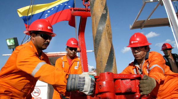 WSJ: SUA vor să investească direct în petrolul Venezuelei prin Pentagon