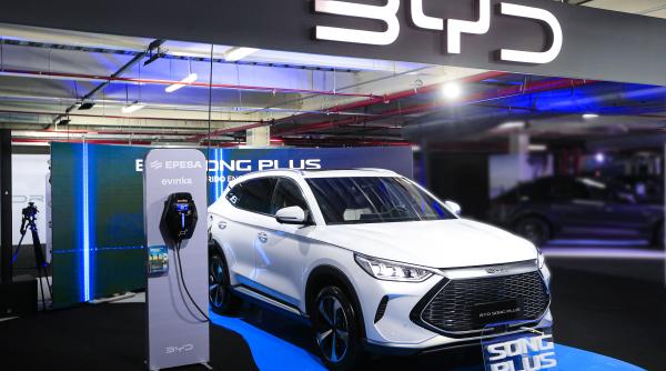 Autoturismele din China accelerează pe piaţa europeană
