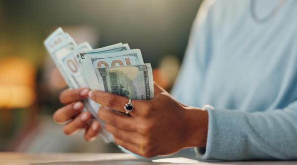 Curs valutar BNR, 8 septembrie 2026. Euro și dolarul cresc, aurul se ieftinește