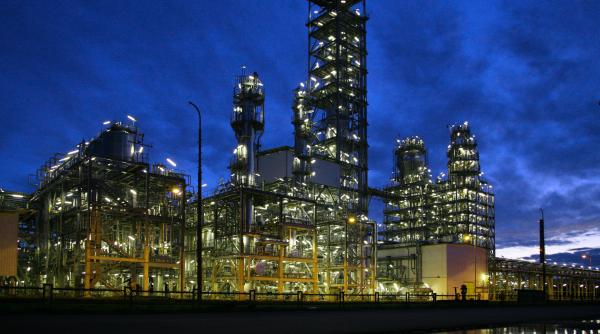 Europa pune frână importurilor din China. UE pregătește măsuri pentru protejarea industriei chimice