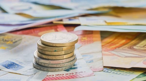 Salariul minim din Grecia crește la 960 de euro. Cât vor primi angajații în plus