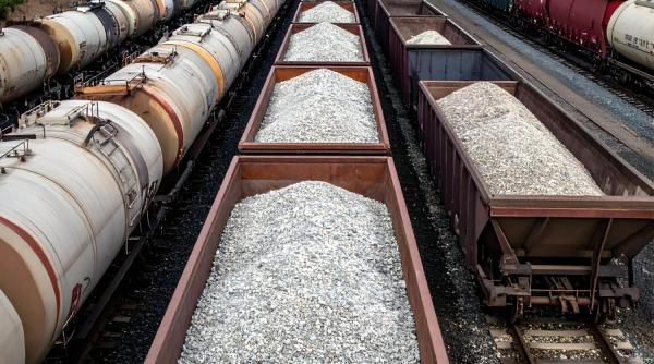 Acciză redusă pentru trenurile de marfă. Proiectul, tărăgănat în Senat