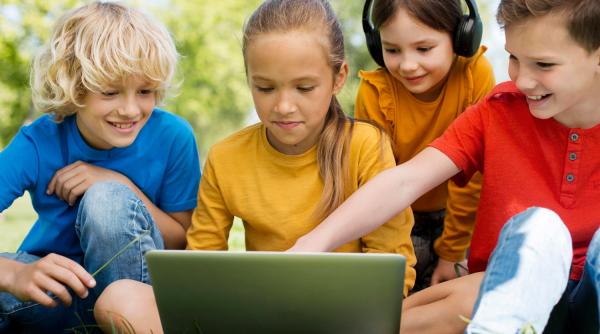 EU KIDS Act: conturile de TikTok și Instagram, interzise sub 13 ani. Regulile pentru adolescenți