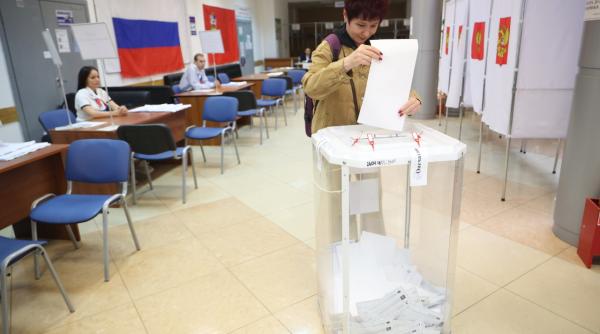Rusia acuză atacuri cibernetice masive în timpul alegerilor parlamentare