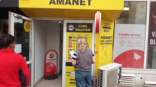 Leul recuperează teren faţă de euro şi dolar, la final de săptămână