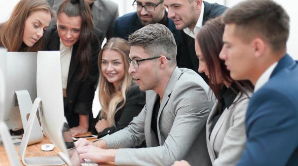 Start-Up Nation a început cu probleme tehnice. Peste 1.200 de persoane s-au înscris până la prânz