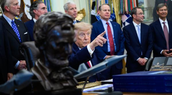 Trump amână acciza la motorină pentru transportatori. Ce riscă Europa