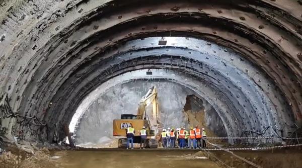 Tunelul Boița 1 de pe Autostrada Sibiu - Pitești a fost străpuns în ambele galerii. Lucrările au ajuns la 45,11%
