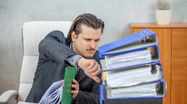 Finanțele schimbă modul de raportare a anumitor date. Praguri mai mari, firmele mici protejate și o tranziție mai lungă