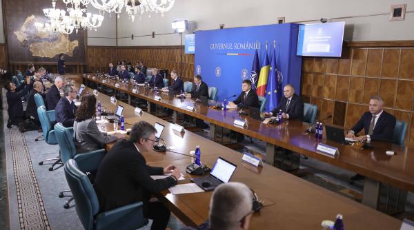Premierul Luca Niculescu a anunţat priorităţile Guvernului, în prima şedinţă la Palatul Victoria