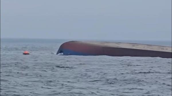 Nava lovită de drone lângă Constanța. Marinarii evacuați au ajuns în port. Trei dispăruți și un mort  - UPDATE
